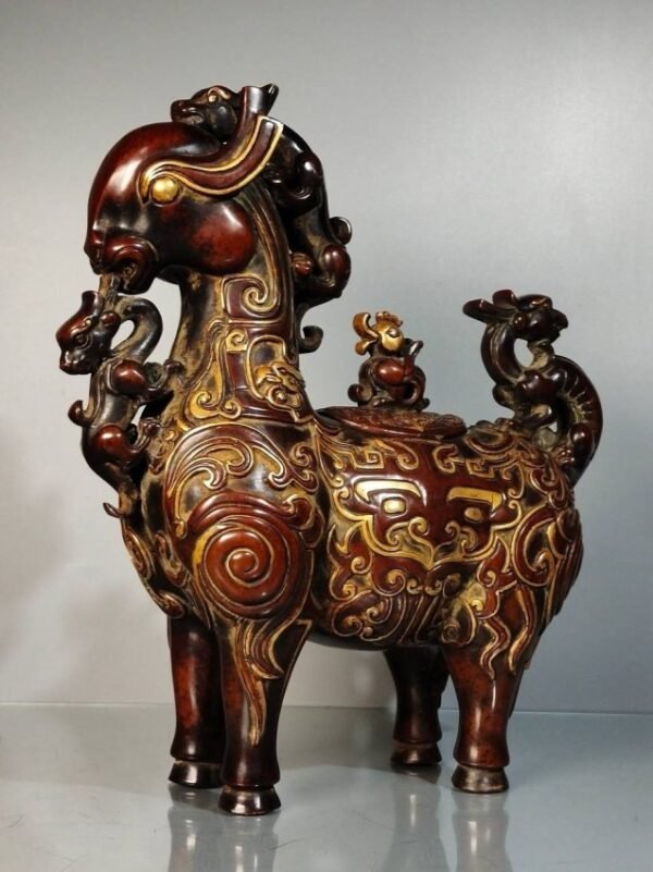 Auspicious animal ornament made of copper and gold - Image 5